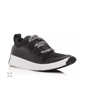 Sorel Women's Out N’ About Plus Leather Low-Top Waterproof Sneaker Size 8